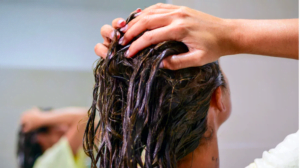 The Benefits of a Honey Hair Mask and How to Make One