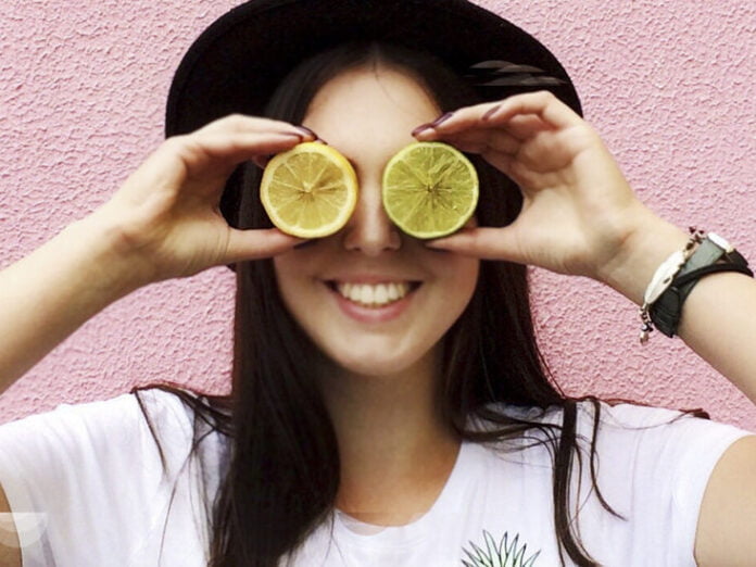 Are There Benefits to Using Honey and Lemon on Your Face?