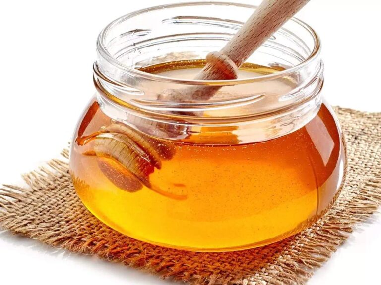 BENEFITS AND DIY CURE WITH RAW HONEY TO YOUR SKIN