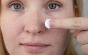 How to cure dry skin with natural products?
