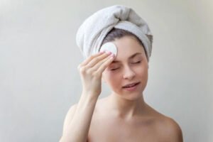These are the signs that you are not cleansing your skin as you should. 