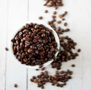 DIY Overnight Coffee Mask for Glowing and Tightened Skin    