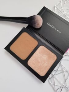 How to Choose Between a Shimmery Bronzer and Matte Bronzer?