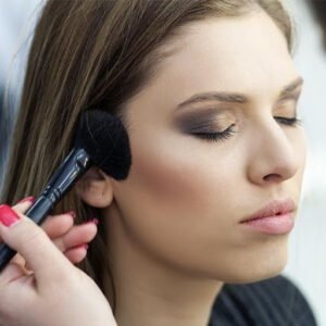 Differences You Need to Know Between a Bronzer and A Contour?