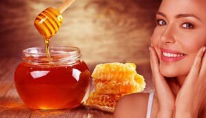 Did you know honey is considered the "boss of natural extracts"? Yes, it's been long that honey is regularly used in our kitchens. Let's reveal the magic of honey for our skin.