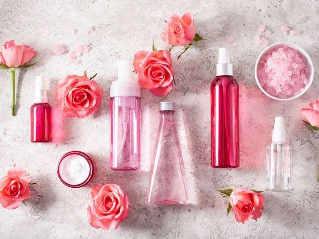 Rose Water Advantages For Your Skin
