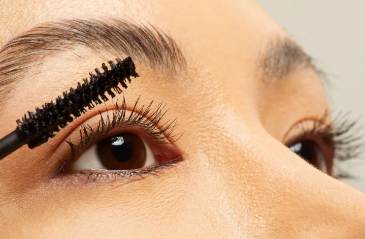 Unlocking the Secrets to Fuller Eyelashes: 7 Natural Remedies